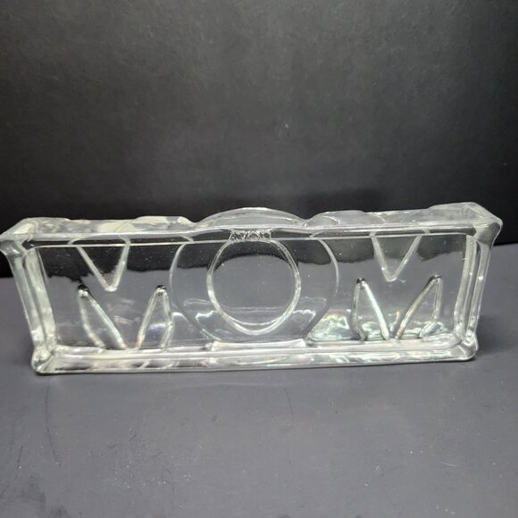 Vintage Avon MOM Fostoria Clear Glass Paperweight 1983 - Mother's Day Gift - Picture 2 of 5